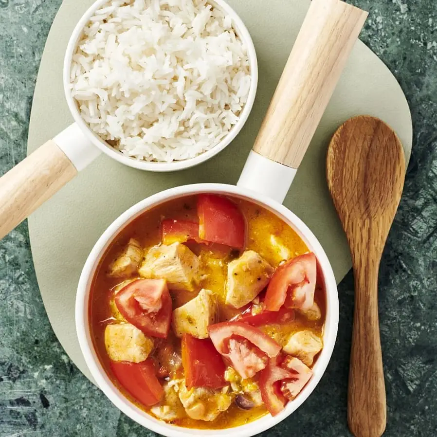 Kycklinglårfilé med krämig thaicurrysås och ris – veckans middagsinspiration hos ICA Kvantum Gränby.